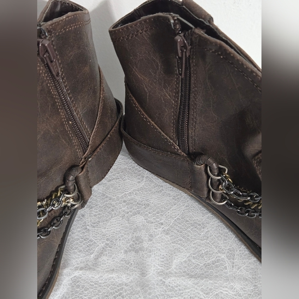 Candie's Girl 3 Brown Combat Moto Ankle Boots Chains Zipper - Picture 8 of 11
